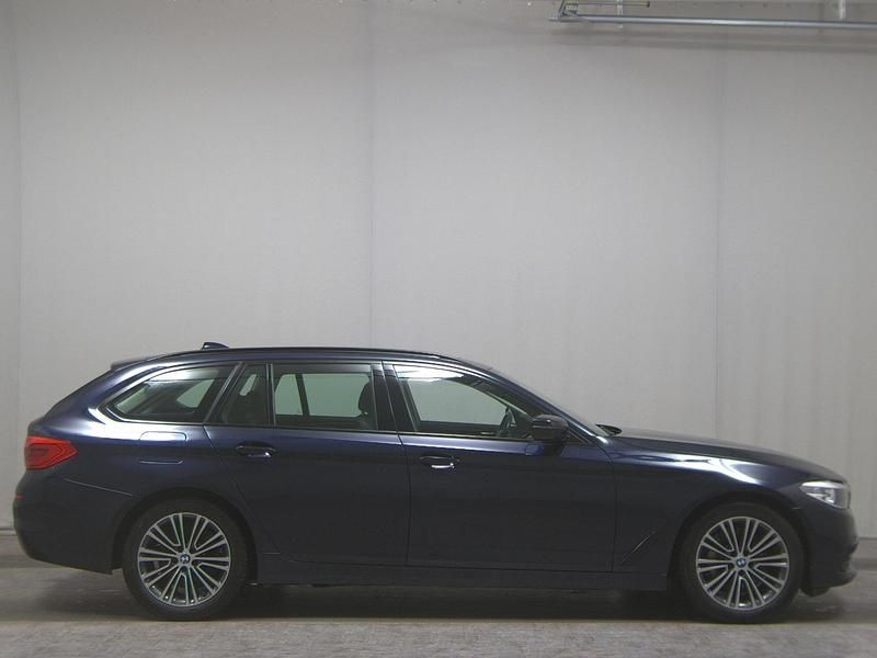 Gebraucht BMW 530 Sport Line 265 PS (194 kW) 2019 Blau Kombi