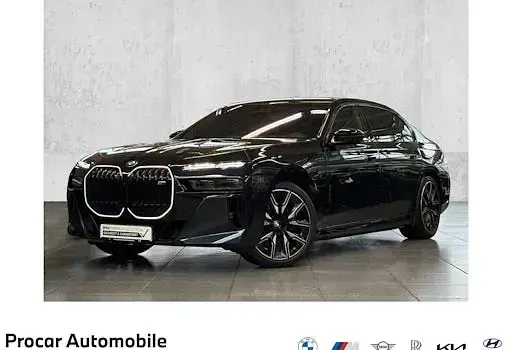 Gebraucht BMW M760e Comfort Edition 571 PS (419 kW) 2024 Schwarz Limousine
