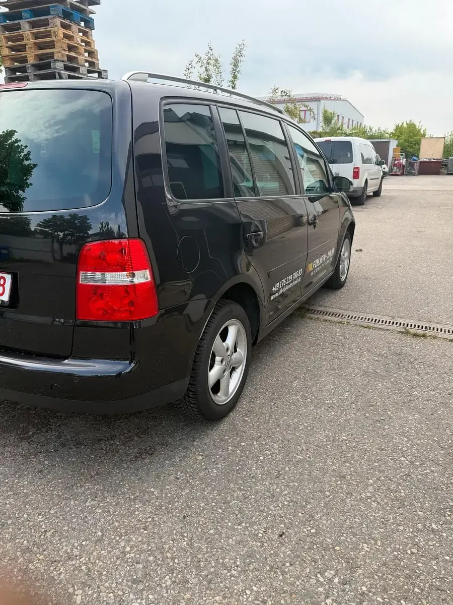 Gebraucht VW Touran 140 PS (102 kW) 2006 Schwarz Van / Kleinbus