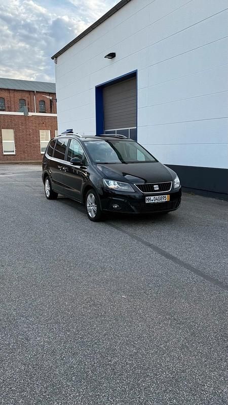 Schwarz Gebraucht 2014 Seat Alhambra Van / Kleinbus | 7.900 € (Superpreis) - Bild 1/4