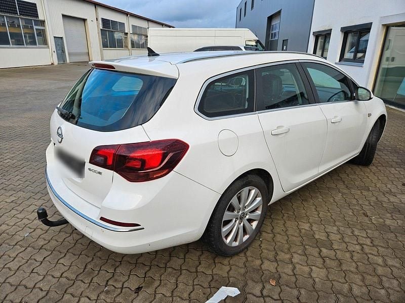 Gebraucht Opel Astra 136 PS (100 kW) 2015 Weiß Kombi