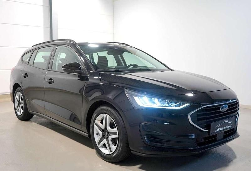 Schwarz Gebraucht 2022 Ford Focus Cool & Connect Kombi | 15.980 € (Superpreis) - Bild 1/4