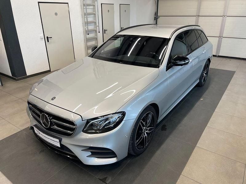 Silber Gebraucht 2019 Mercedes E350 AMG line Kombi | 29.900 € (Superpreis) - Bild 1/4