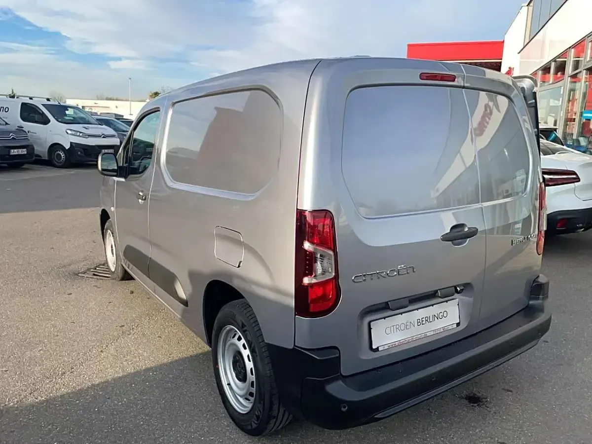 Neu Citroën Berlingo 102 PS (75 kW) 2025 Stahlgrau Van / Kleinbus
