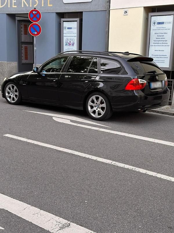 Gebraucht BMW 320 163 PS (119 kW) 2006 Schwarz Kombi
