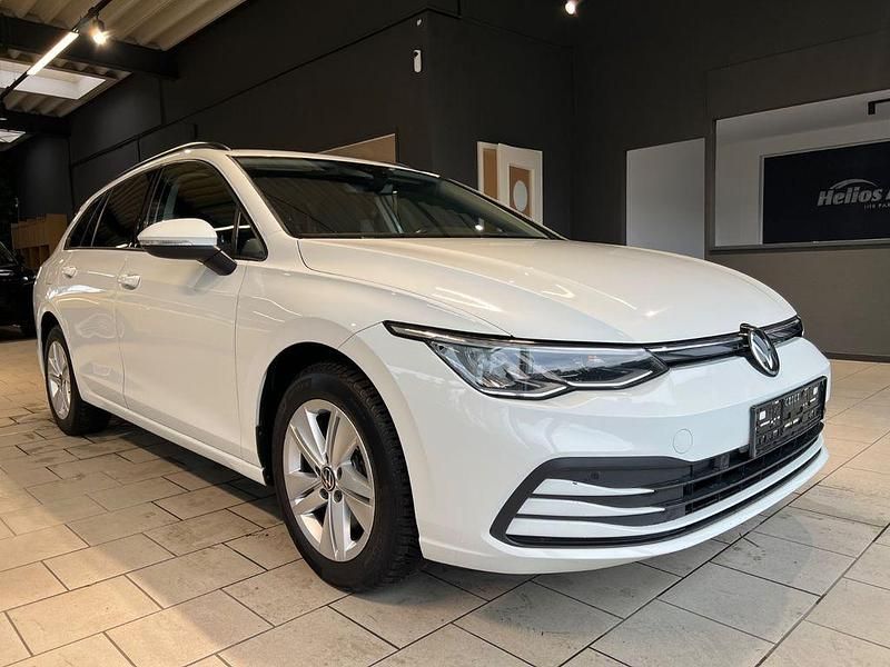 Weiß Gebraucht 2021 VW Golf VIII Comfortline Kombi | 15.200 € (Guter Preis) - Bild 1/4