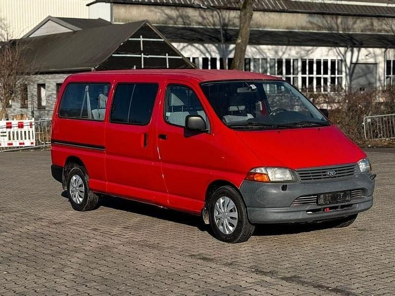 Gebraucht Toyota HiAce 144 PS (105 kW) 2002 Rot Van / Kleinbus