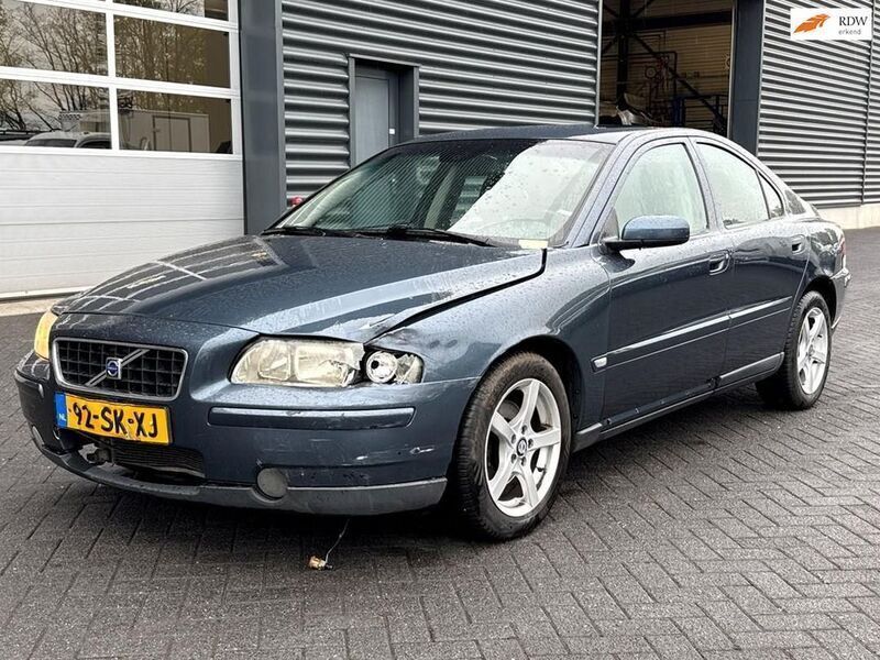 Blau Gebraucht 2006 Volvo S60 Limousine | 1.150 € (Superpreis) - Bild 1/4