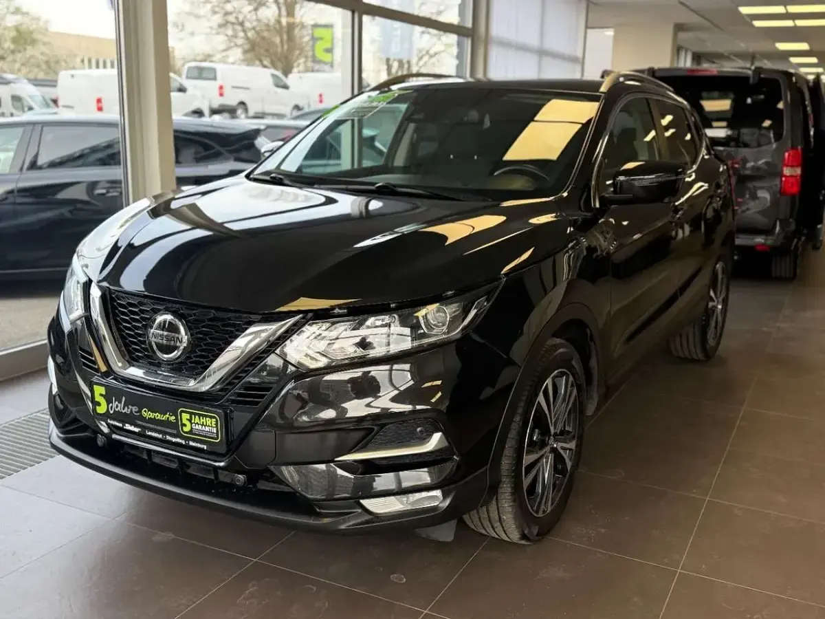 Gebraucht Nissan Qashqai Zama 158 PS (116 kW) 2020 Schwarz SUV