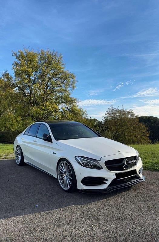 Weiß Gebraucht 2015 Mercedes C400 AMG line Limousine | 29.999 € (Teuer) - Bild 1/4