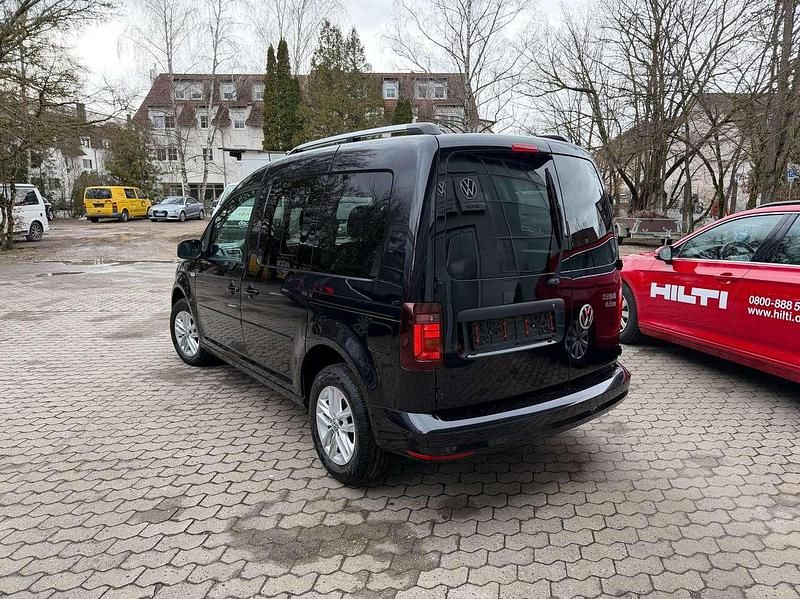 Gebraucht VW Caddy 102 PS (75 kW) 2019 Deep black perleffekt Van / Kleinbus