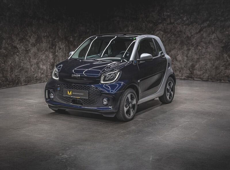 Blau Gebraucht 2024 Smart ForTwo Electric Drive Exclusive Coupé | 16.666 € (Fairer Preis) - Bild 1/4