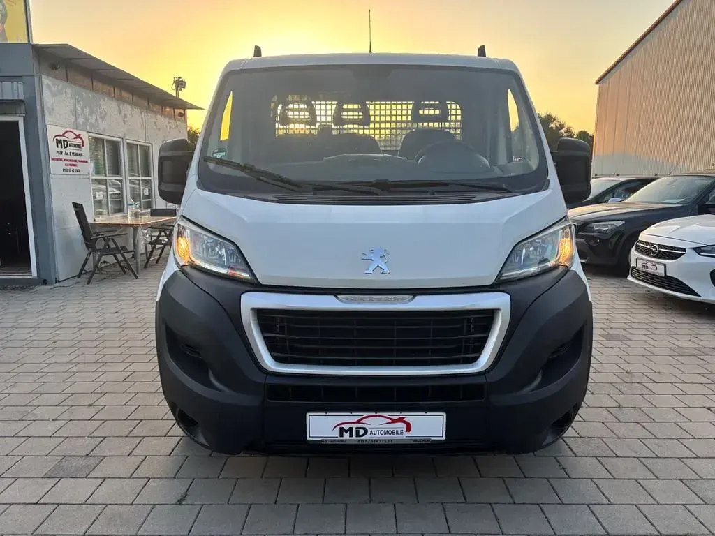 Używany Peugeot Boxer 131 KM (96 kW) 2018 Biały Van