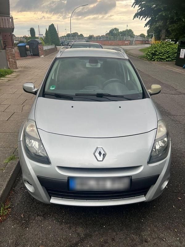 Gebraucht Renault Clio GrandTour Dynamique 101 PS (74 kW) 2010 Silber Kombi