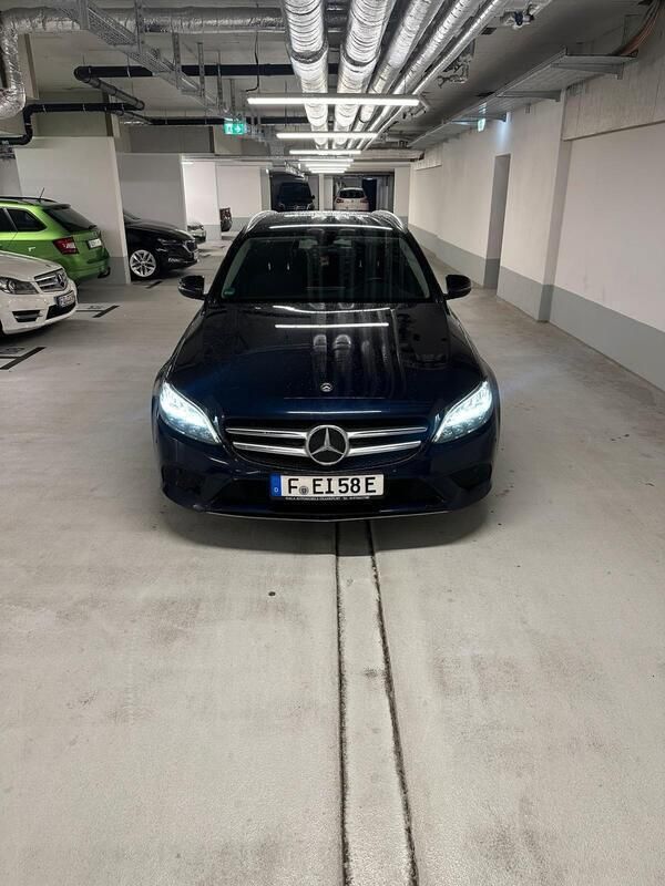 Blau Gebraucht 2020 Mercedes C300e Kombi | 16.950 € (Guter Preis) - Bild 1/4