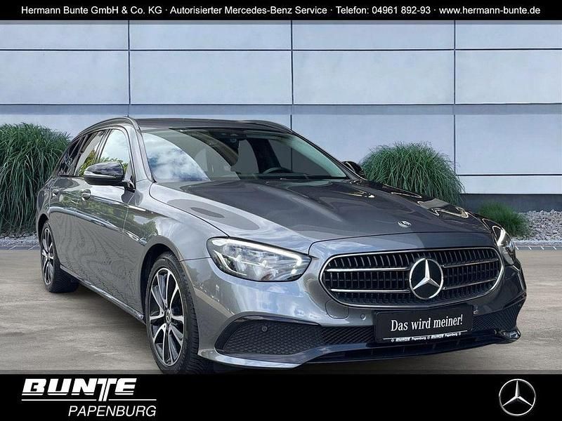 Selenitgrau metallic (grau) Gebraucht 2022 Mercedes E220 Avantgarde Limousine | 35.775 € (Fairer Preis) - Bild 1/4