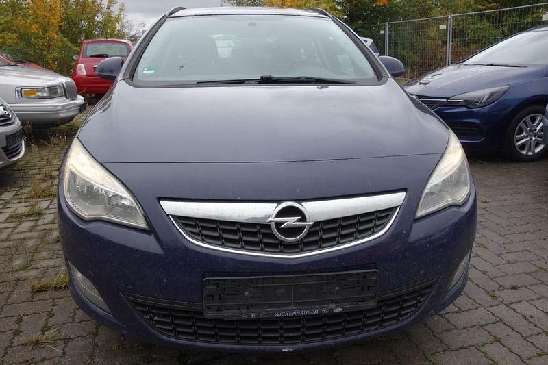 Gebraucht Opel Astra Selection 110 PS (80 kW) 2011 Blau Kombi