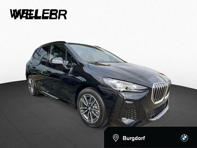 Saphirschwarz (schwarz) Neu 2025 BMW 218 M Sport Van / Kleinbus | 41.950 € (Fairer Preis) - Bild 1/4