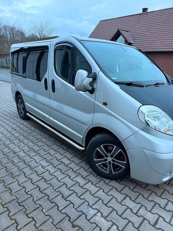 Gebraucht Opel Vivaro 145 PS (106 kW) 2010 Grau Van / Kleinbus