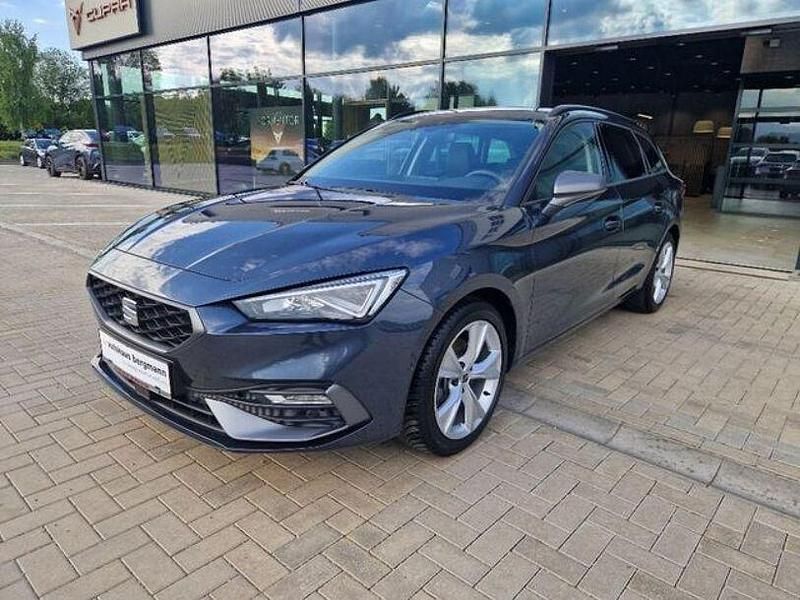 Grau Gebraucht 2024 Seat Leon FR Limousine | 29.204 € (Fairer Preis) - Bild 1/4