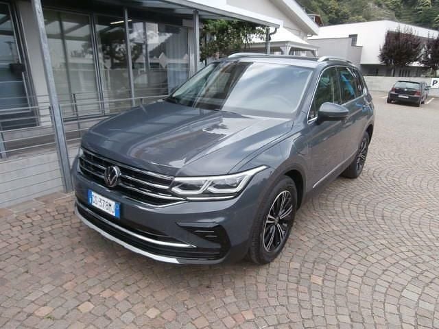 Gebraucht VW Tiguan Elegance 245 PS (180 kW) 2024 Grau SUV