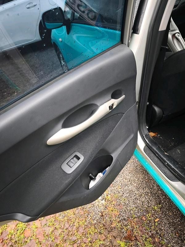 Gebraucht Toyota Auris 124 PS (91 kW) 2009 Andere farben Kleinwagen