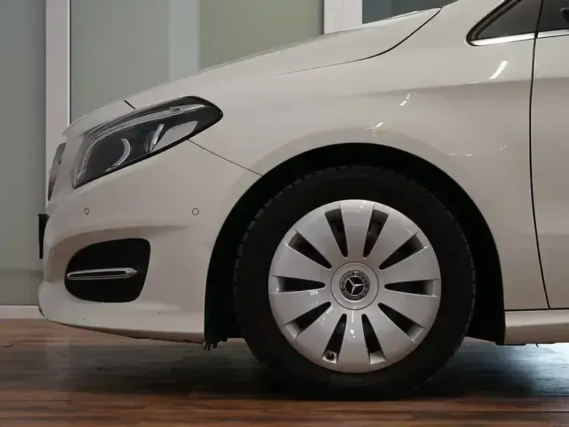 Gebraucht Mercedes B220 Urban 184 PS (135 kW) 2018 Weiß Kleinwagen