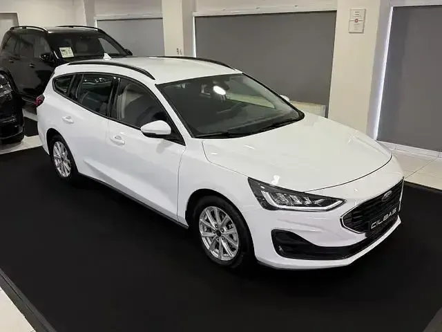 Usado Ford Focus Cool & Connect 120 CV (88 kW) 2023 Blanco Familiar