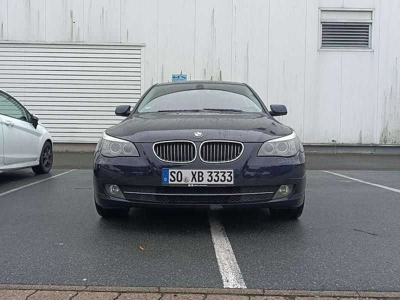 Blau Gebraucht 2007 BMW 523 Performance Limousine | 5.555 € (Fairer Preis) - Bild 1/4