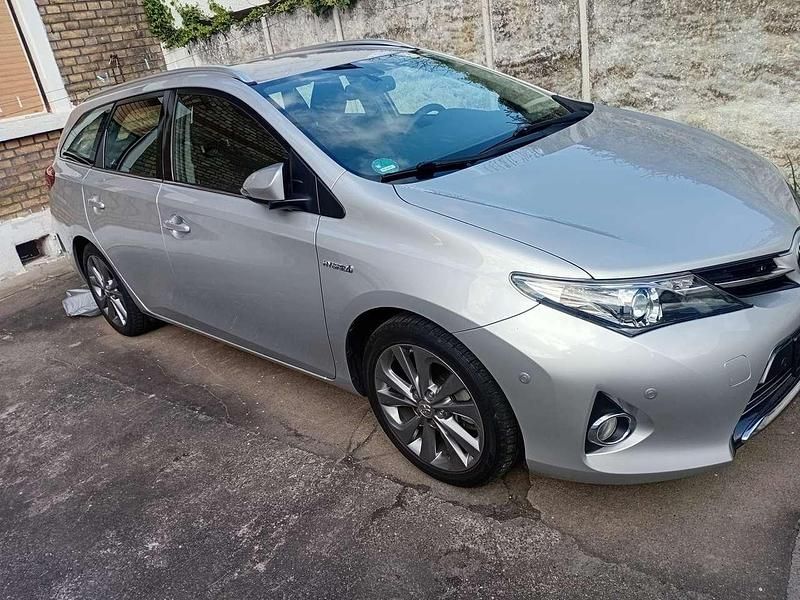 Gebraucht Toyota Auris Hybrid 99 PS (72 kW) 2015 Kombi