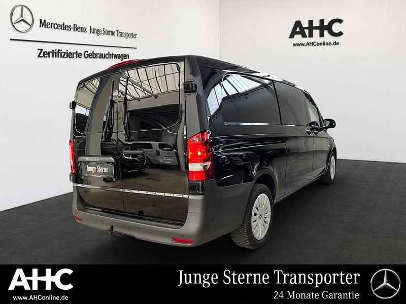 Gebraucht Mercedes Vito 190 PS (139 kW) 2024 Obsidianschwarz metallic Van