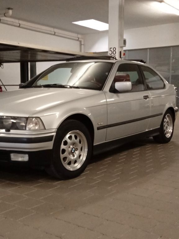 Silber Gebraucht 1999 BMW 316 Compact Sport Line Kleinwagen | 6.400 € (Teuer) - Bild 1/4