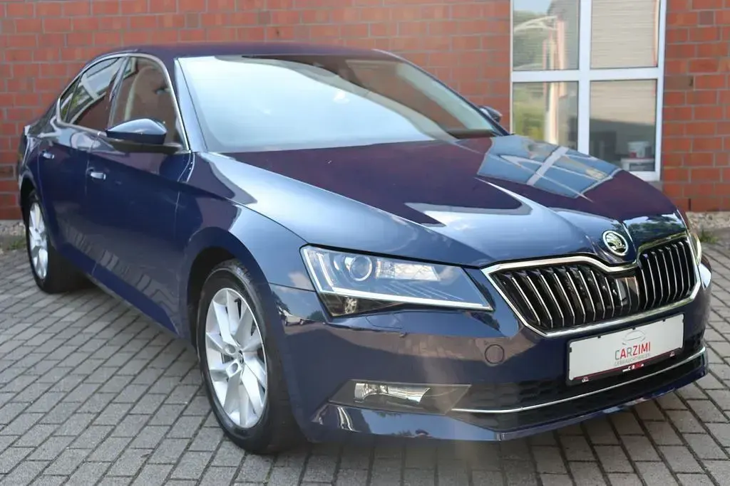 Gebraucht Skoda Superb Style 150 PS (110 kW) 2017 Blau Limousine