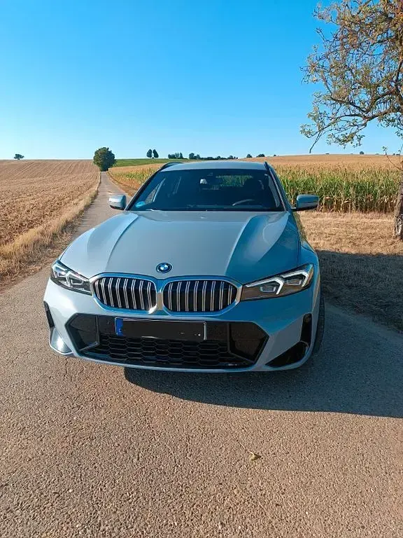 Gebraucht BMW 330e M Sport 292 PS (214 kW) 2026 Grau Kombi
