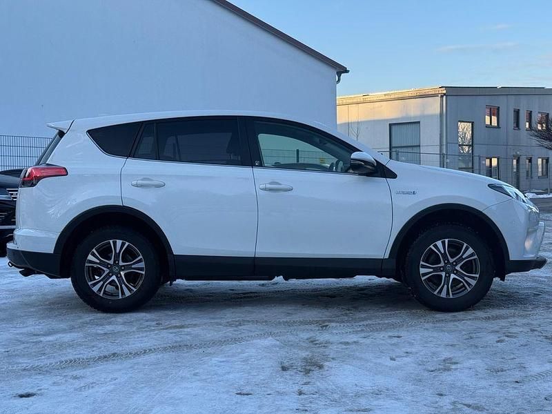 Gebraucht Toyota RAV4 Hybrid Team 155 PS (114 kW) 2018 Weiß SUV