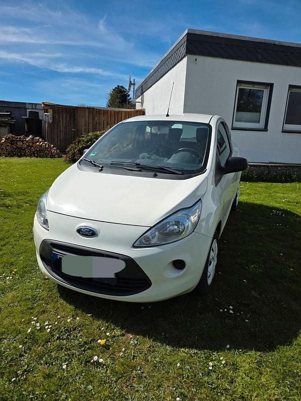 Gebraucht Ford Ka Trend 69 PS (50 kW) 2012 Weiß Kleinwagen