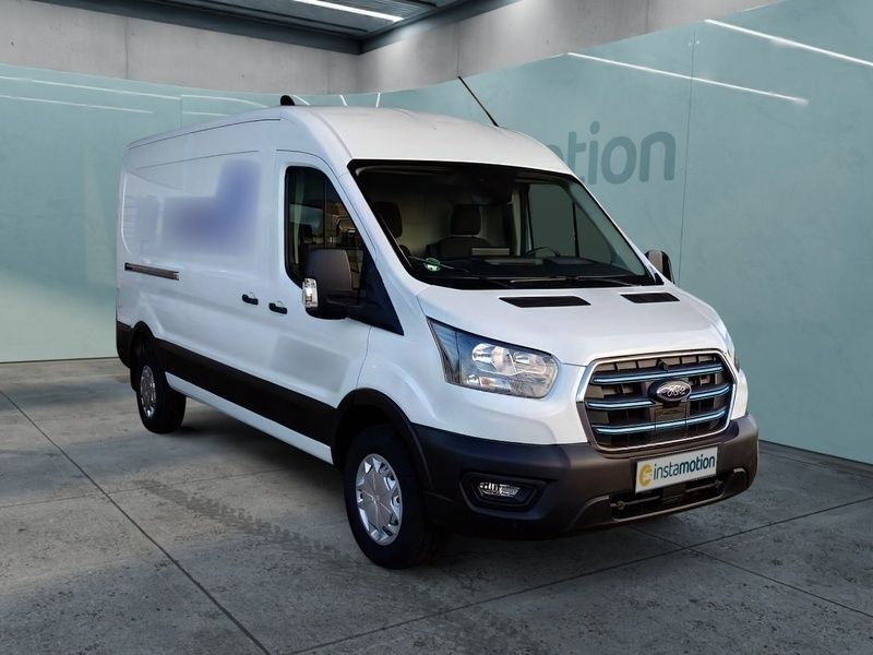 Weiß Gebraucht 2022 Ford E-Transit Trend Van | 47.499 € (Teuer) - Bild 1/3