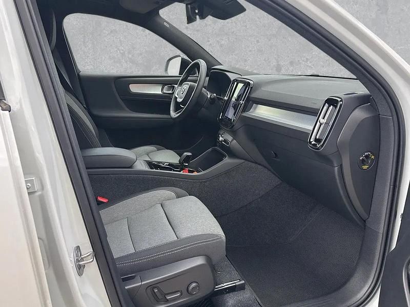 Gebraucht Volvo XC40 Plus 197 PS (144 kW) 2024 Weiß SUV