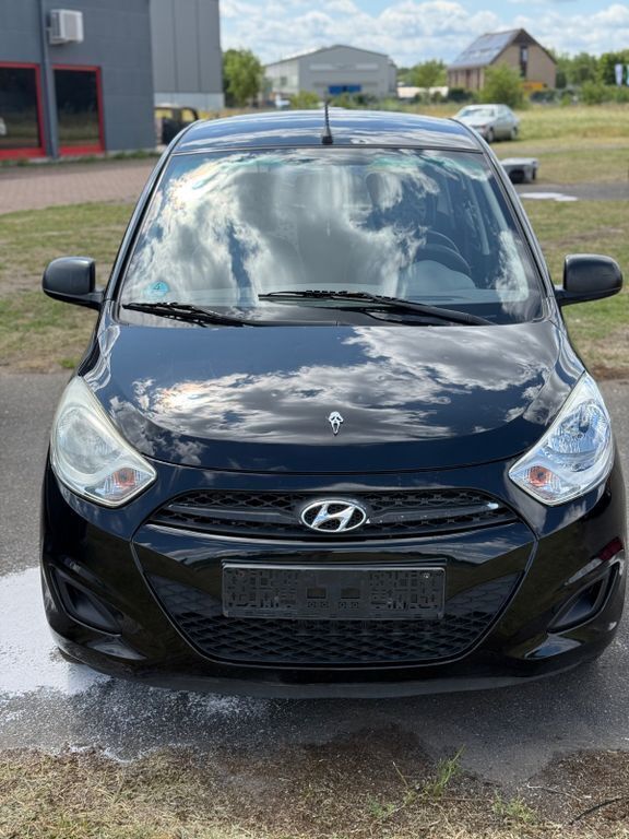 Schwarz Gebraucht 2013 Hyundai i10 Edition Kleinwagen | 1.990 € (Guter Preis) - Bild 1/1