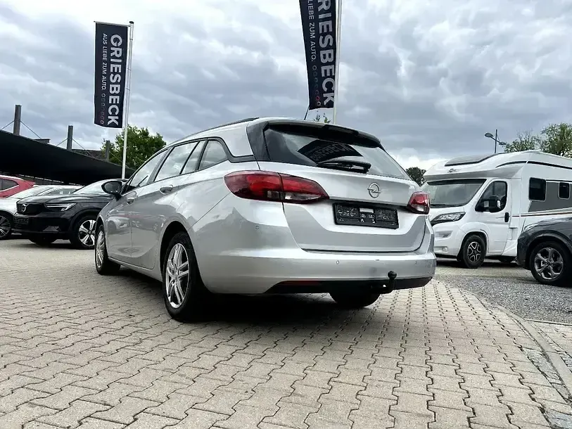 Używany Opel Astra Edition 110 KM (80 kW) 2021 Srebrny Kombi