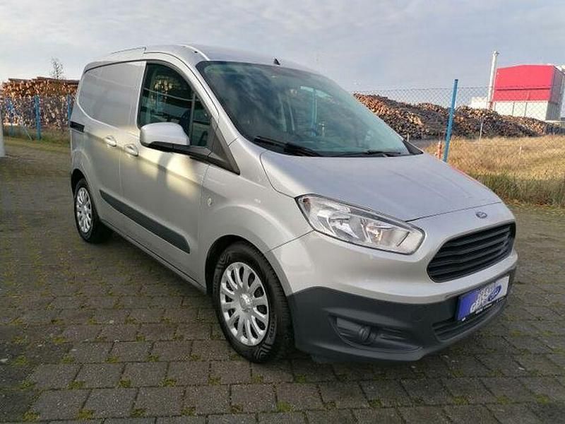 Gebraucht Ford Transit Trend 95 PS (69 kW) 2018 Polarsilber metallic (metallic) Van