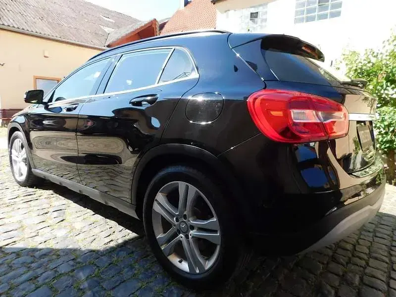 Gebraucht Mercedes GLA180 Business 122 PS (89 kW) 2018 Schwarz SUV