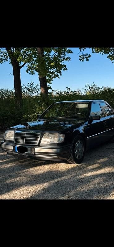 Gebraucht Mercedes E280 1994 Schwarz Limousine