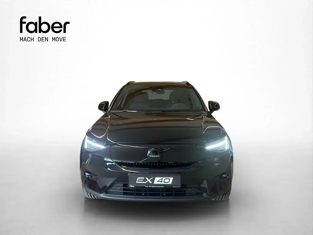 Nowe Volvo EX40 Plus 185 kW (252 KM) 2026 Czarny SUV