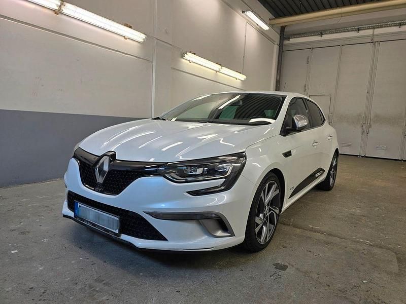 Weiß Gebraucht 2016 Renault Mégane III GT Limousine | 15.399 € (Fairer Preis) - Bild 1/4