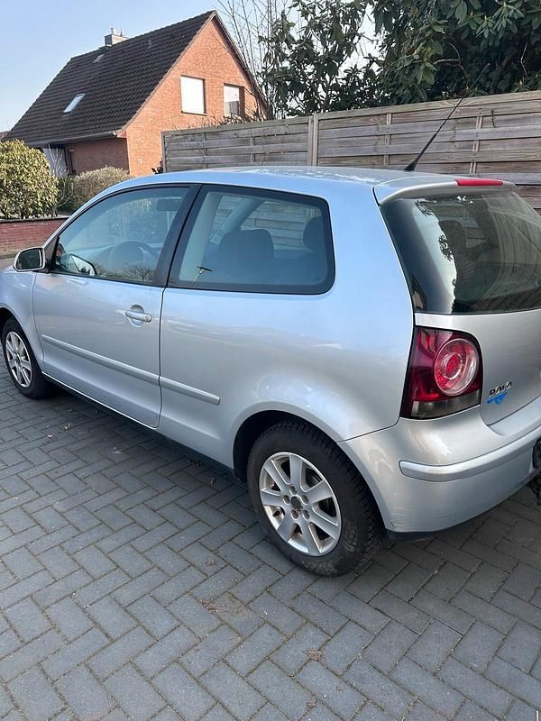 Gebraucht VW Polo 64 PS (47 kW) 2006 Silber Kleinwagen