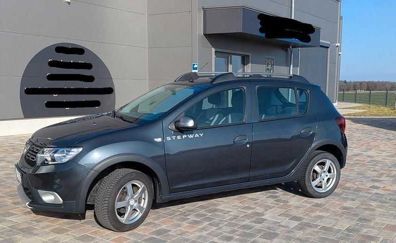 Gebraucht Dacia Sandero Stepway 90 PS (66 kW) 2019 Grau Limousine