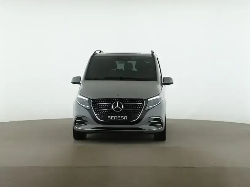 Gebraucht Mercedes V250 Style 190 PS (139 kW) 2026 Grau Van / Kleinbus
