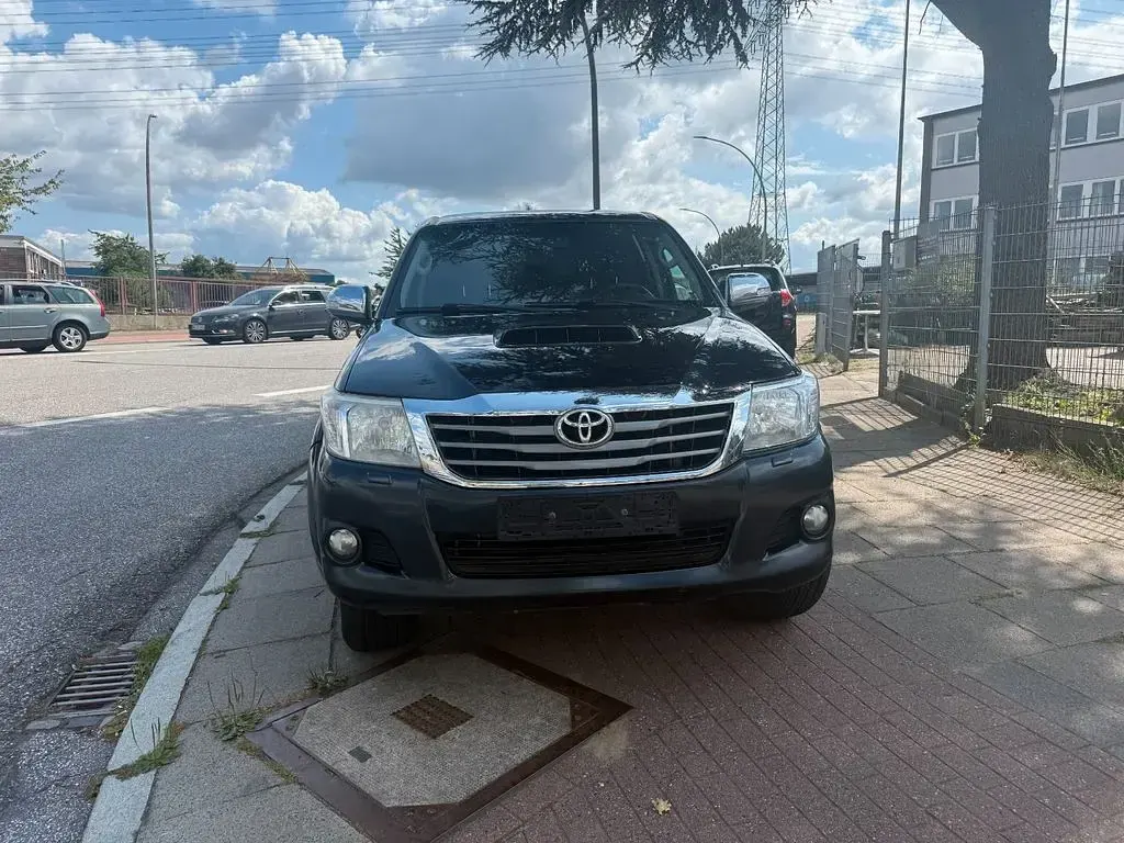 Gebraucht Toyota HiLux Life 171 PS (125 kW) 2015 Schwarz Pickup
