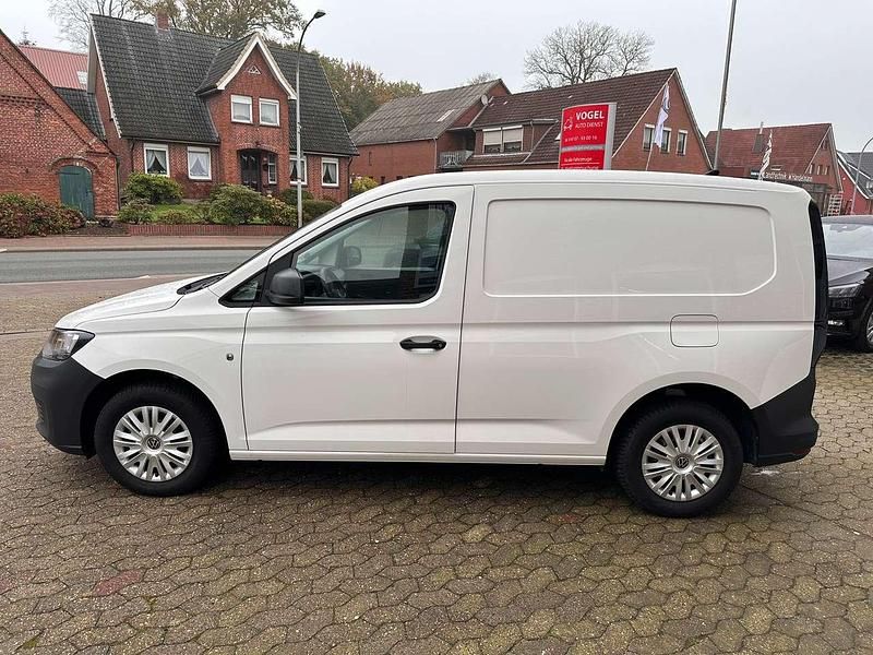 Gebraucht VW Caddy Basis 75 PS (55 kW) 2023 Candyweiß Van / Kleinbus